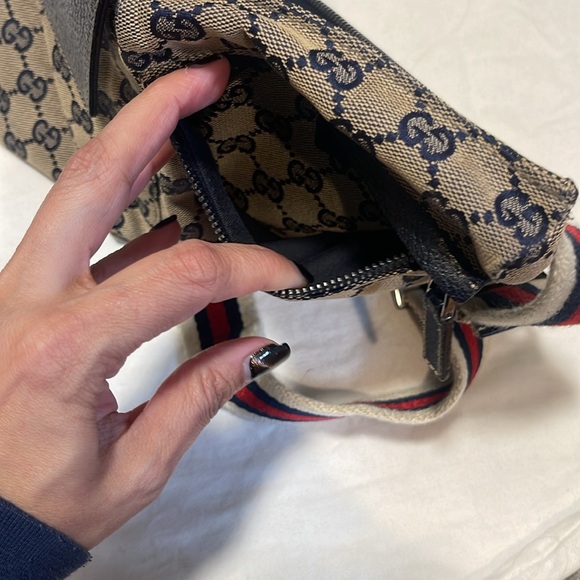 (pending possible sale) Gucci belt bag - Picture 8 of 11